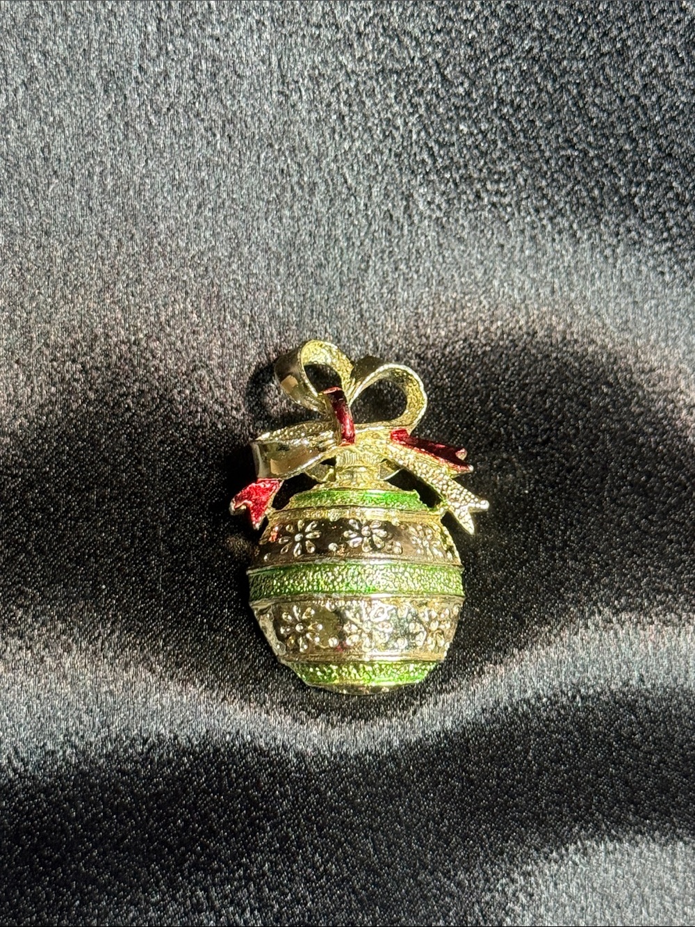 Vintage Gerrys Gold and Green Ornament Pendant with Red Bow -
